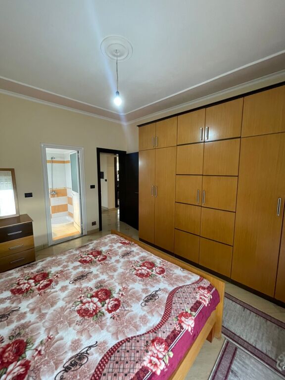 APARTAMENT ME QERA 2+1 SHKOZET PRAN SHKOLLES ISUF FERRA