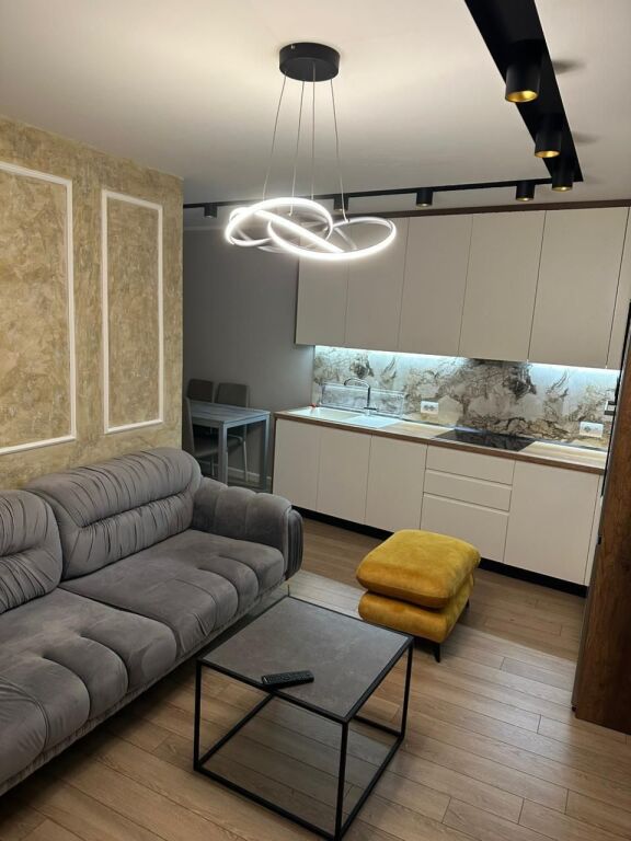 Appartamento 1+1 + posto auto in affitto a Selitë molto vicino a Unaza e Madhe