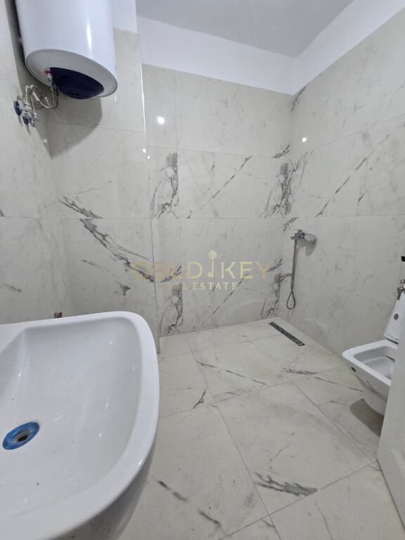 🏠 Appartamento 2+1 in Vendita Golem, Durres