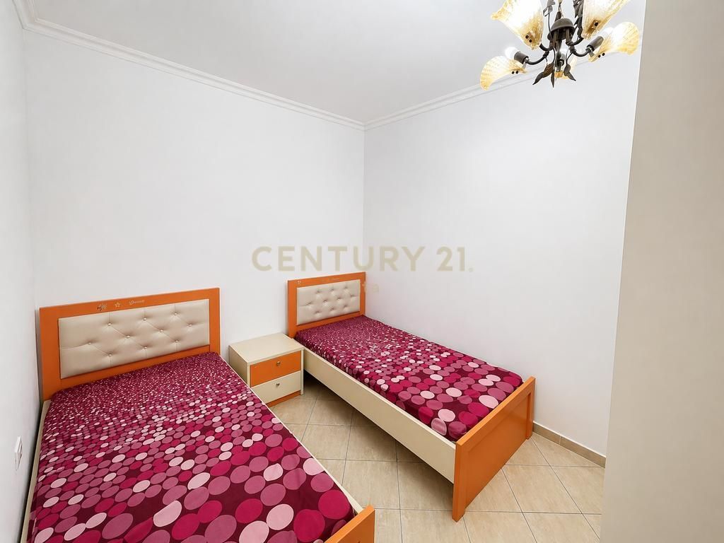 Apartament 2+1 me Ballkon dhe Pamje Qyteti, me Qira pranë Spitalit në Durrës!!