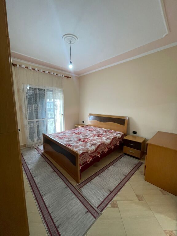 APARTAMENT ME QERA 2+1 SHKOZET PRAN SHKOLLES ISUF FERRA