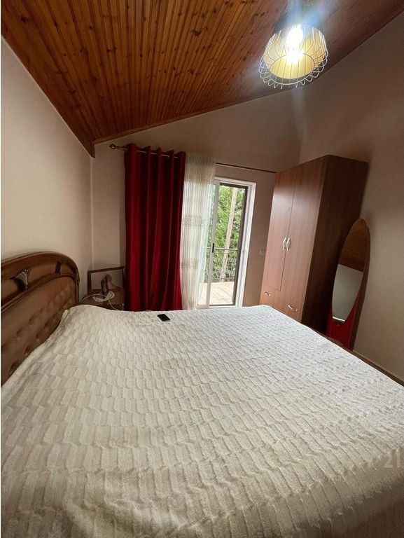 SHITET VILE 4+2 NE GOLEM 150 METRA LARG DETIT!!!