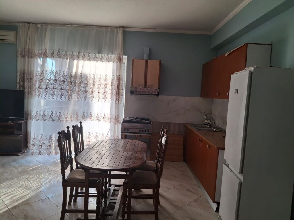 Entrance for rent 1+1 Kodra e Priftit