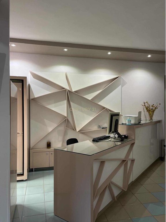 Jepet me qera hotel në Sarandë ne pagesen 1 vjecare 27,000 €