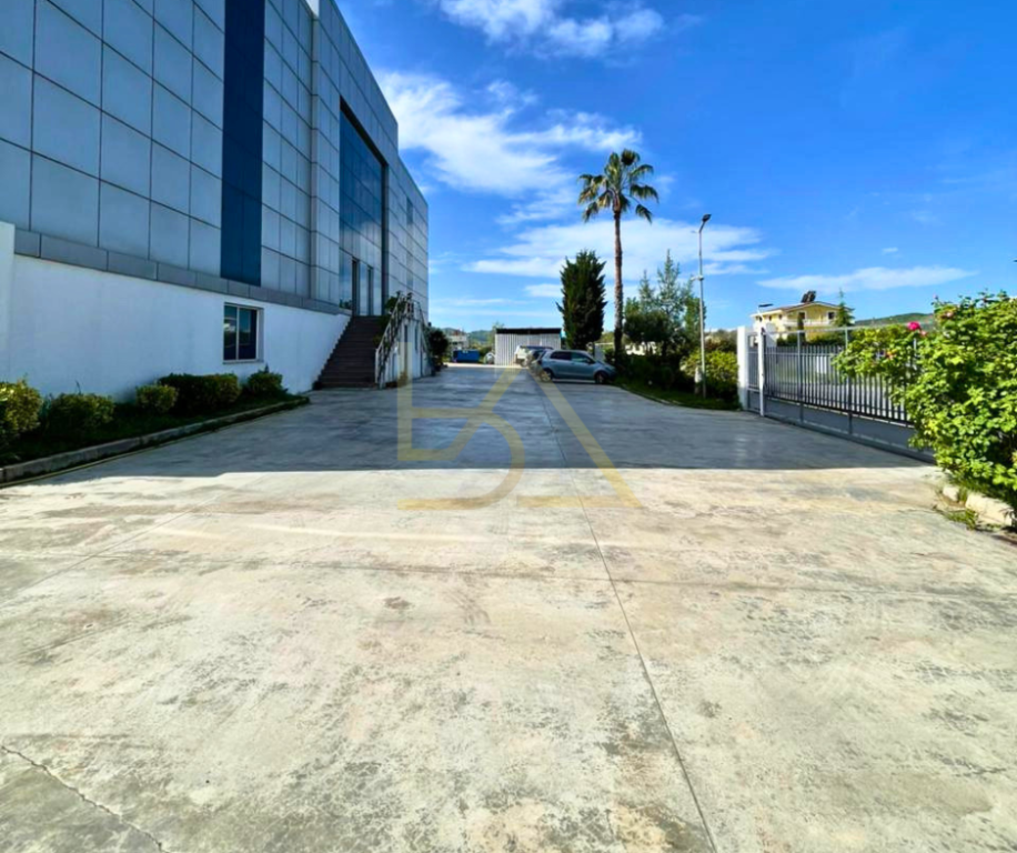 AMBIENTE COMMERCIALE IN AFFITTO – OPPORTUNITÀ IDEALE VICINO A TIRANA