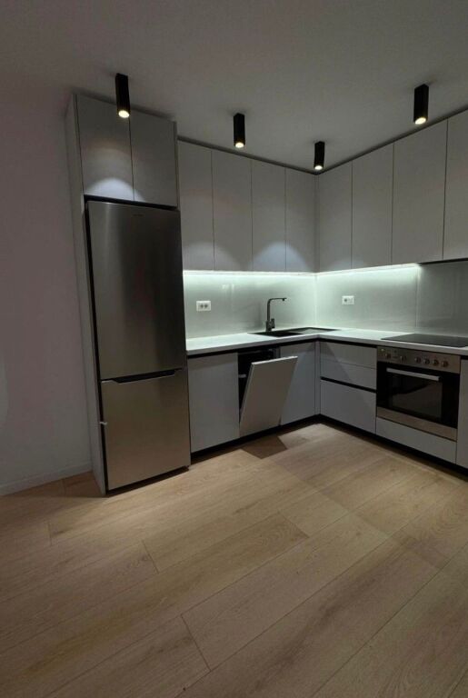 🏡 Shitet Apartament 1+1 – Pranë Maternitetit “Koço Gliozheni” ✨