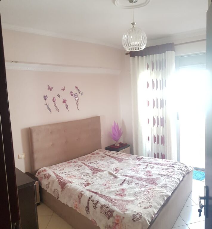 Apartament me qera 2+1 Misto Mame