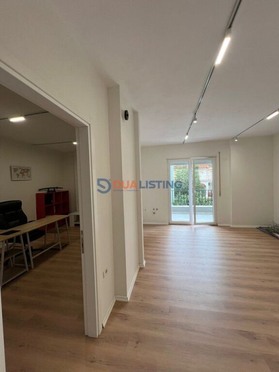 ✨ Spazio Ufficio Premium in Affitto – Pazar i Ri ✨