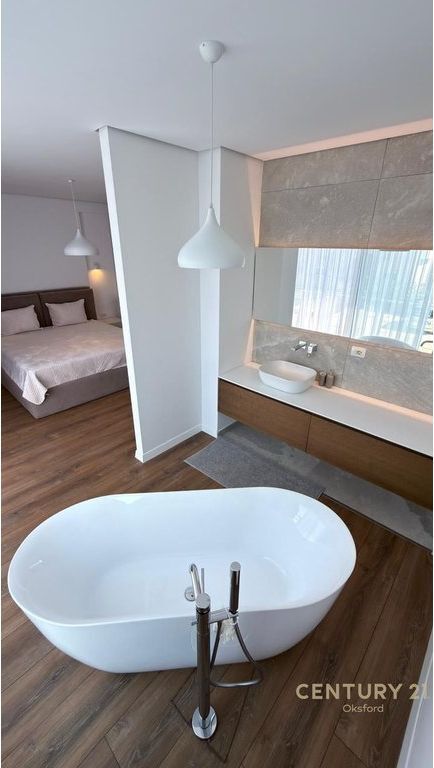 Shesim vilë individuale me pishinë,në rezidencën "San Pietro"!