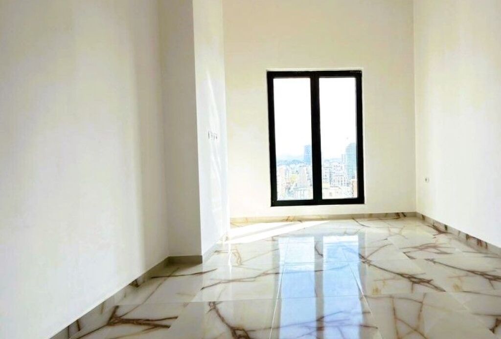 Appartamento 3+1+2 disponibile per ufficio in Via delle Barricate!