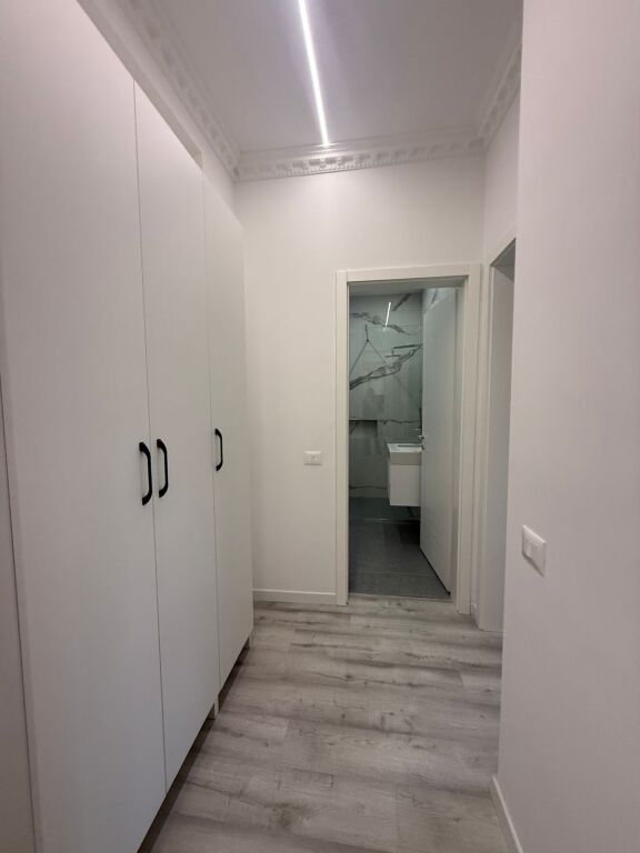 2+1,furnished with parking,hotel radisoni dry lake,1000 euro