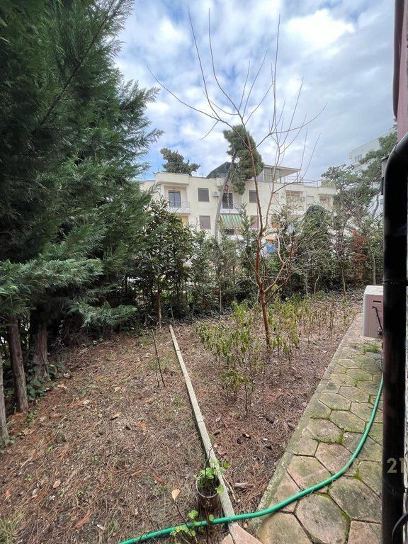 SHITET VILE 4+2 NE GOLEM 150 METRA LARG DETIT!!!