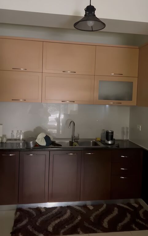 Apartament 1+1 me qira – Komuna e Parisit !