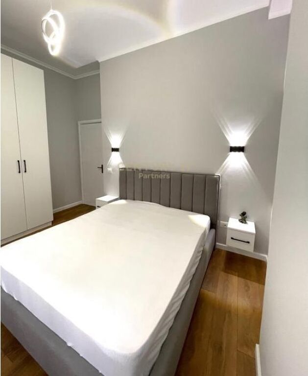 Shesim Apartament 1+1 Pranë Restorant Freskut