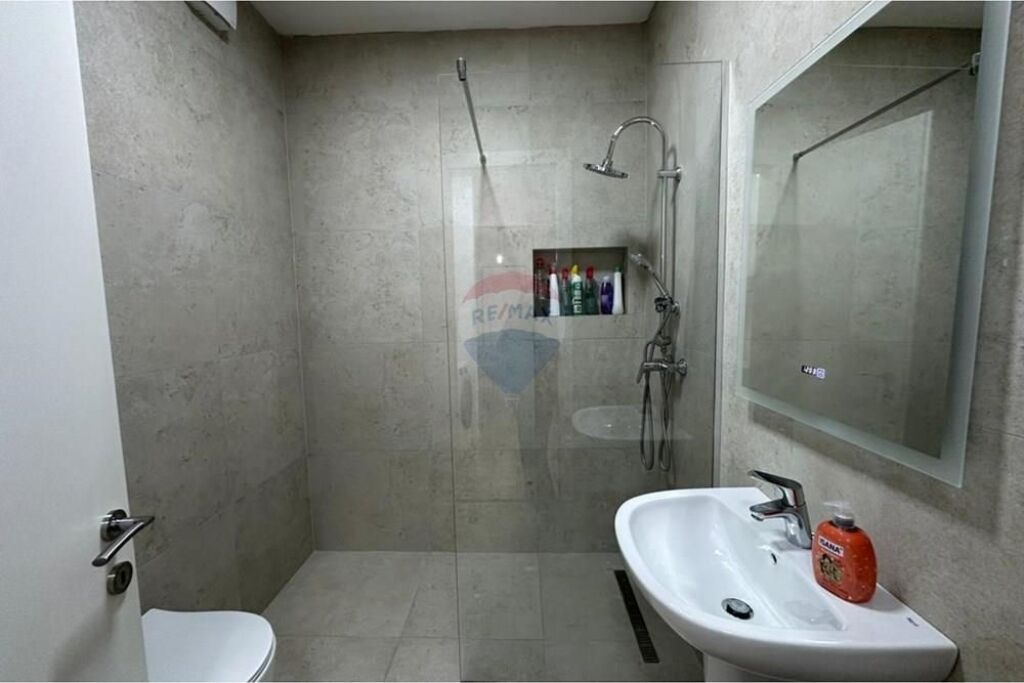 Jepet me qira apartament 1+1, Kompleksi Delijorgji