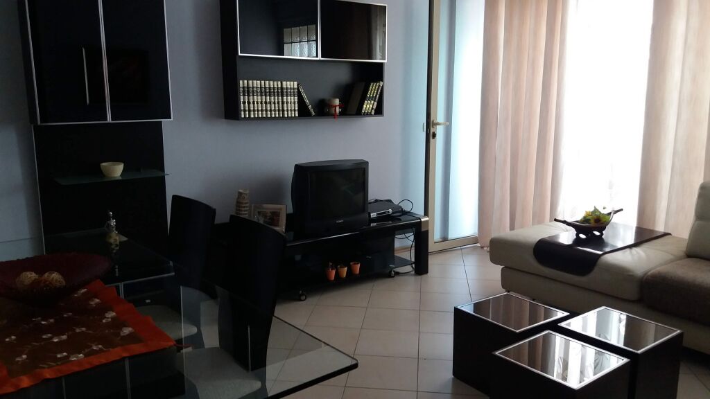 Apartament 1+1 me qera Shk Bashkuar
