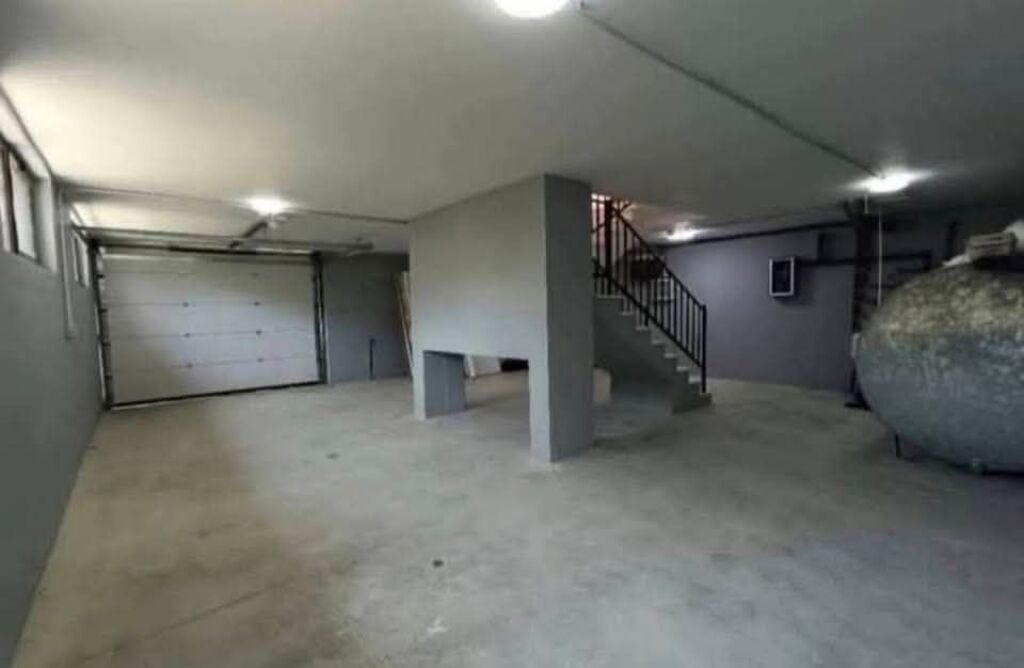 VILE ME QERA 3 KATE - PRANE SENATORIUMIT, TIRANE