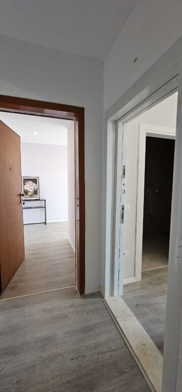 APARTAMENT NE SHITJE 1+1 ( 2 BALLKONE/PAMJE NGA DETI) - STACIONI I TRENIT,DURRES