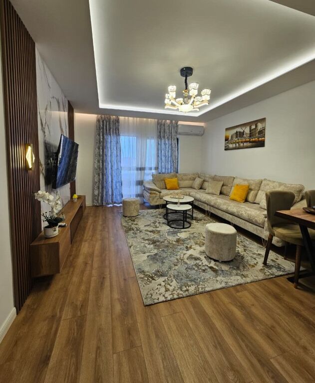 📌 Shitet Apartament 2+1+2 – Tek Pallati me Shigjeta