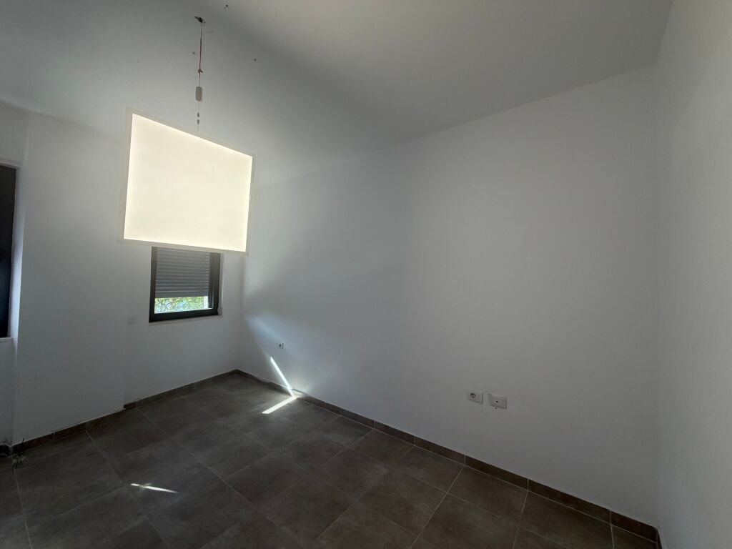 3+1,bosh te hotel radison liqeni i thate,1500 euri