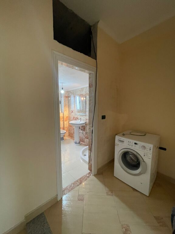 APARTAMENT ME QERA 2+1 SHKOZET PRAN SHKOLLES ISUF FERRA