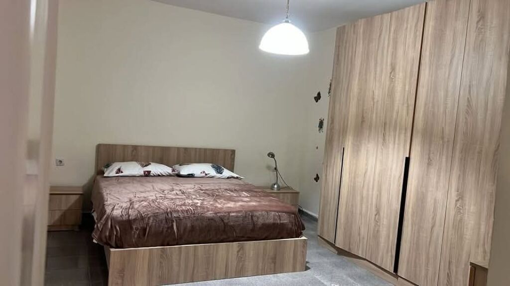 APARTAMENT 1+1 ME QIRA - RR. MYSLYM SHYRI, TIRANE