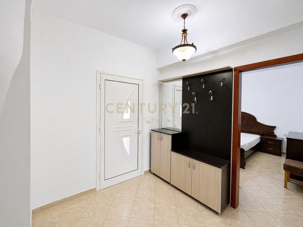 Apartament 2+1 me Ballkon dhe Pamje Qyteti, me Qira pranë Spitalit në Durrës!!