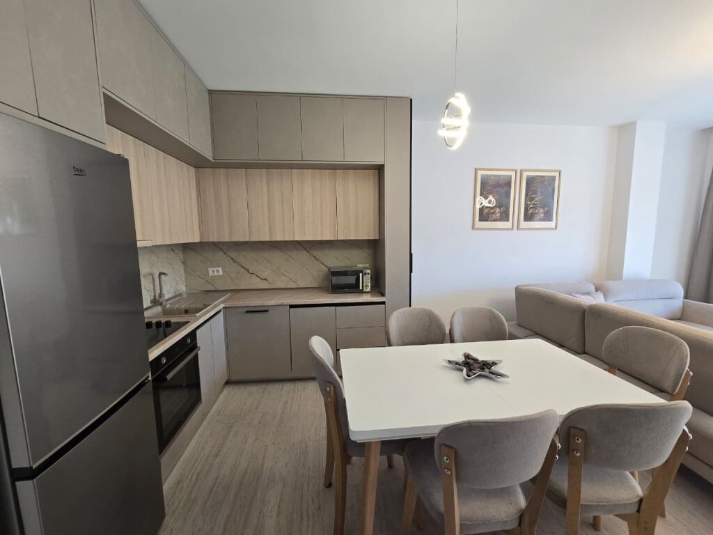 Apartament 3+1+Parkim  Me Qira, Liqeni i Thate