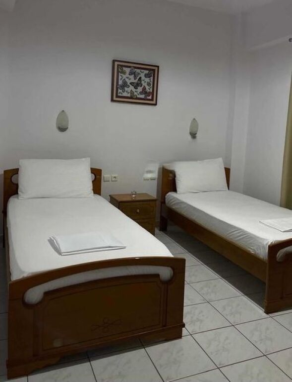 Jepet me qera hotel në Sarandë 27,000 € /Muaj