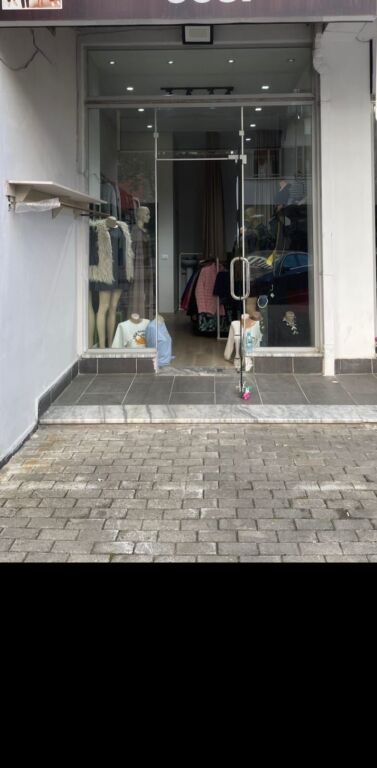 Jepet me qera Dyqan Open Space ne Astir