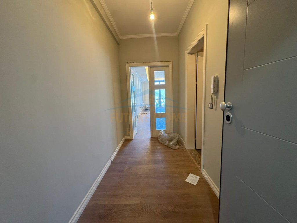 Shitet, Apartament 2+1+2, Pallati i Sportit, Elbasan. Empire67192