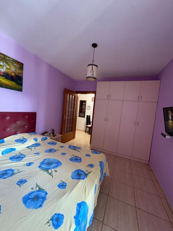 Apartament me Qera tek Rr. Kavajes/Rr. Bogdaneve, Njesia 10, Qender Tirane