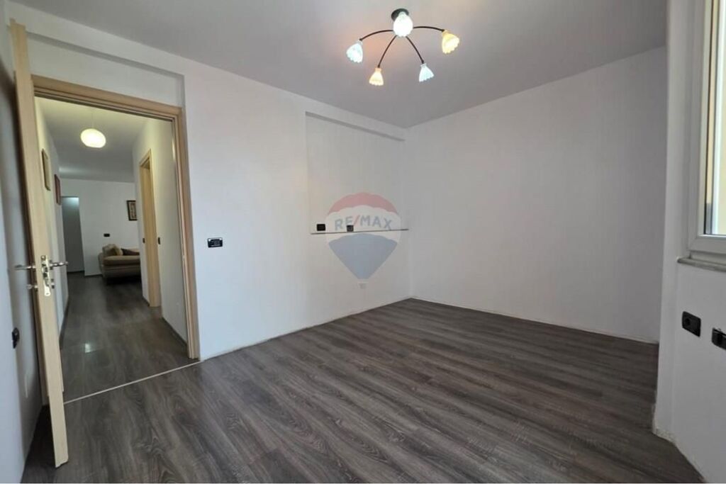 Apartament 2+1 per shitje te Fusha e Aviacionit