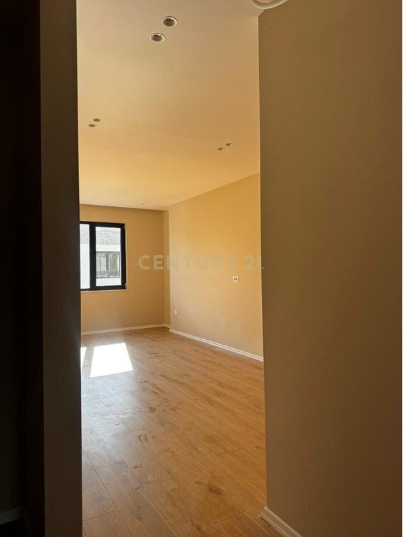 Apartament 1+1 Për Shitje në Mali i Robit.