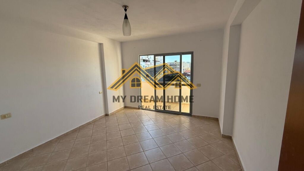 Apartament 2+1+Verand Në Shitje në Plazh Durrës