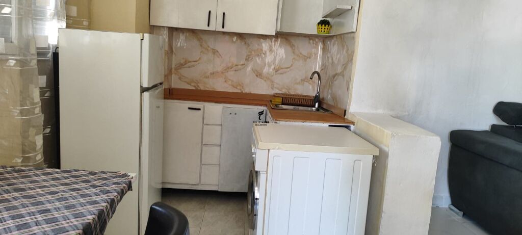 APARTAMENT ME QERA 2+1 SHALLVARET 45.000 LEKE FH-70694
