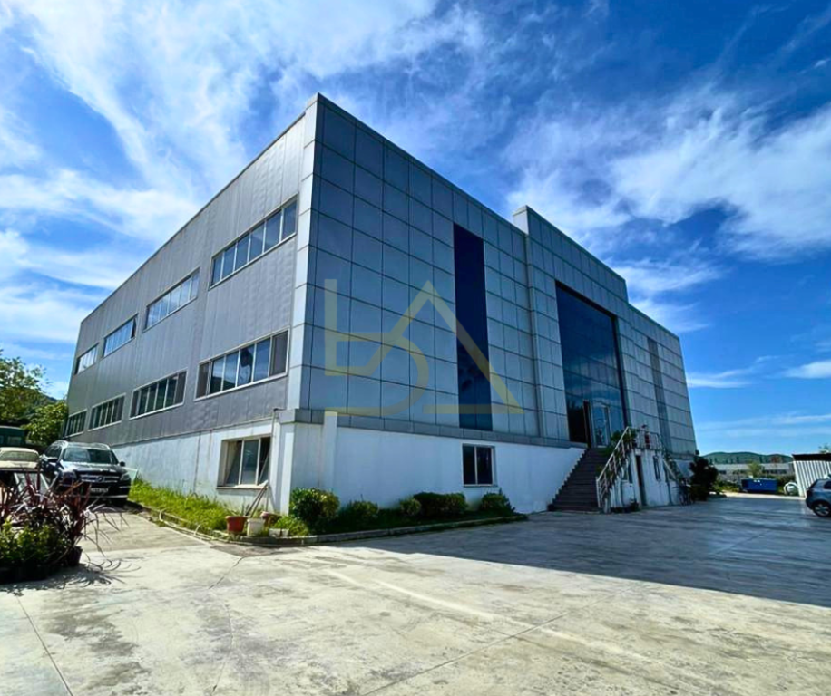 AMBIENTE COMMERCIALE IN AFFITTO – OPPORTUNITÀ IDEALE VICINO A TIRANA