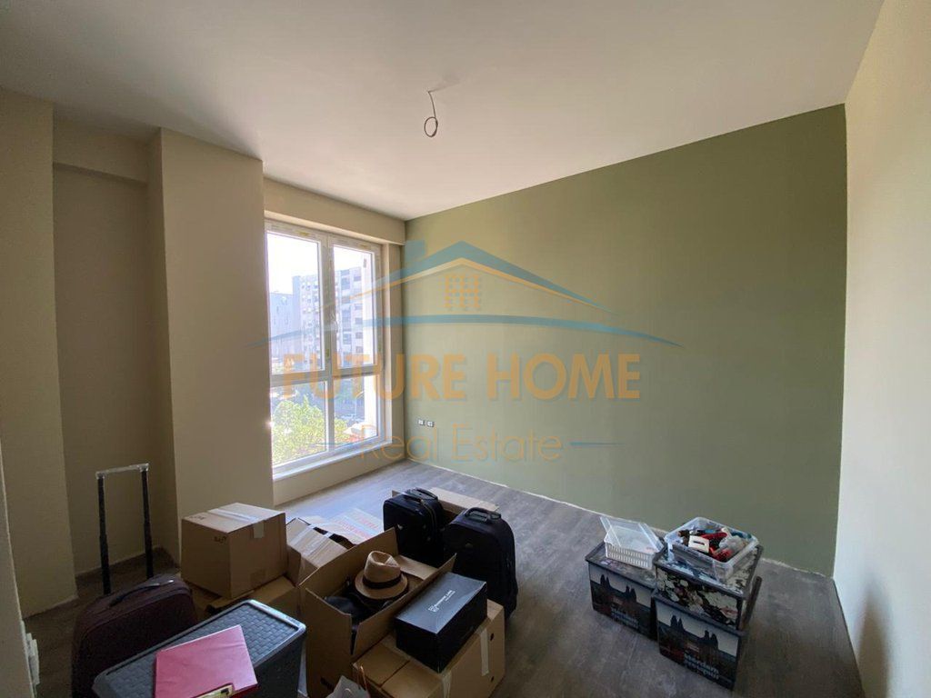 Shitet apartament 3+1+2 Komuna e Parisit Bega 07