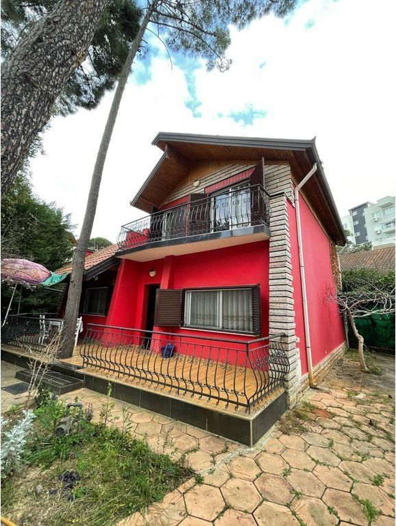 SHITET VILE 4+2 NE GOLEM 150 METRA LARG DETIT!!!