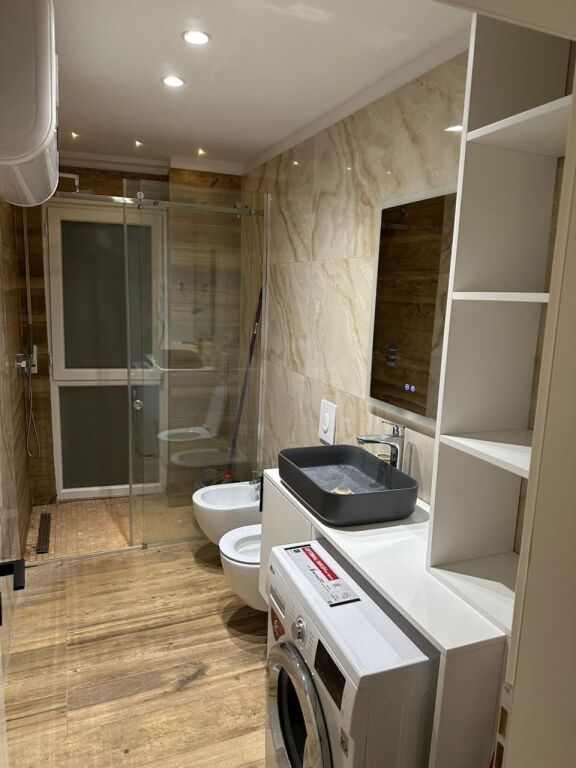 Appartamento 1+1 + posto auto in affitto a Selitë molto vicino a Unaza e Madhe