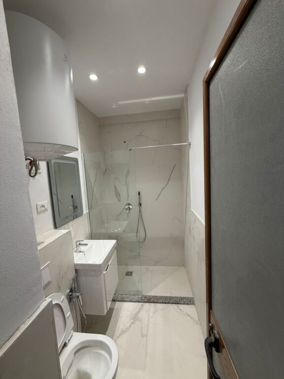 Apartament me qera 2+1 Astir