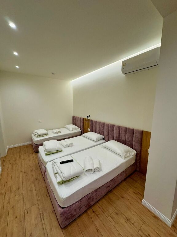 HOTEL ME QERA 3 KATESH 9-KATESHET 750.000 LEKE FH-70670