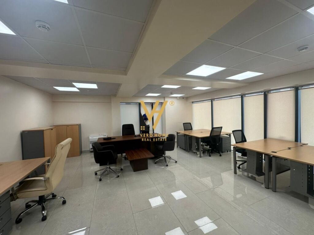 UFFICIO 122 M2 IN AFFITTO IN VIA ELBASAN 2.000 EURO