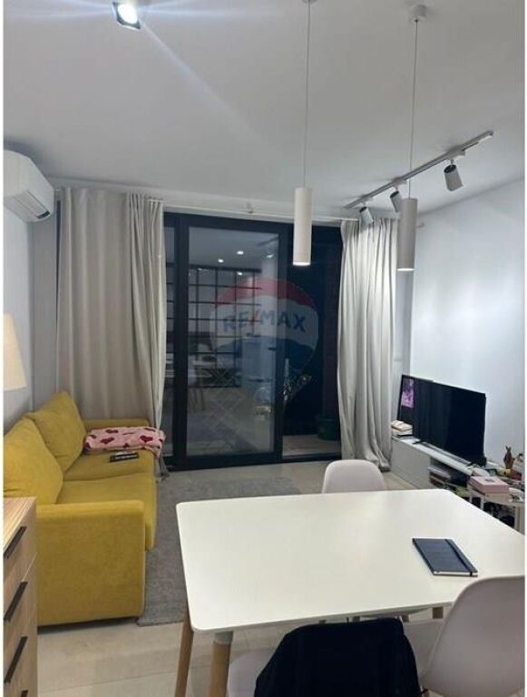 Apartament 1+1 per qira ne Myslym Shyri !