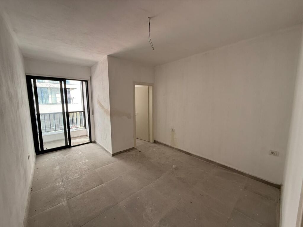 📣 VENDESI Appartamento 2+1 con 2 bagni e balcone 📍 Via "Durresit" ✨🏢 Nuova costruzione