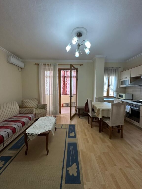 Jepet me qira apartament 2+1