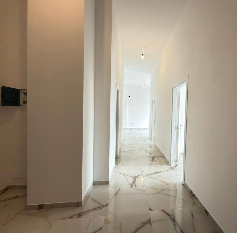 Appartamento 3+1+2 per Ufficio in affitto in Via Barrikadave! 1.050 € /Mese
