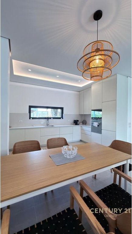 Shesim vilë individuale me pishinë,në rezidencën "San Pietro"!