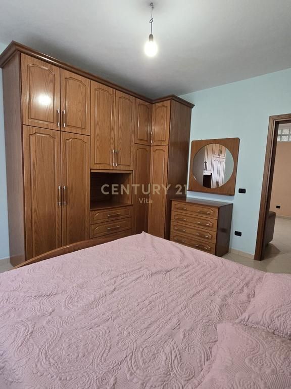 JEPET ME QIRA APARTAMENT 2+1+2 NE DURRES