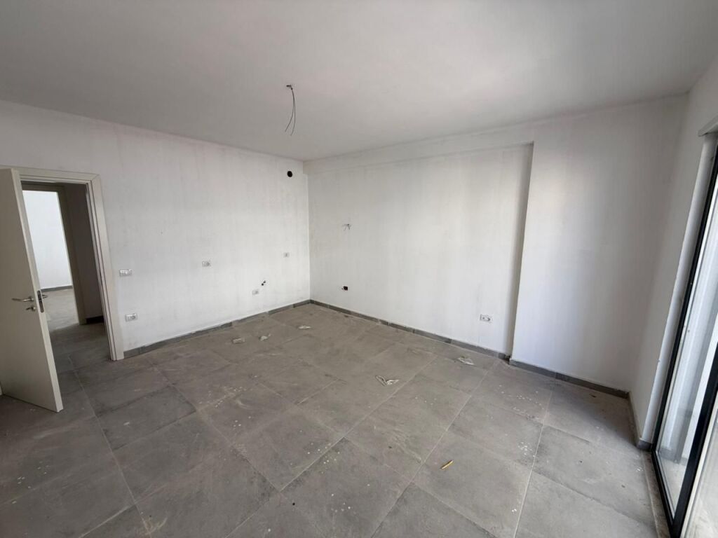 📣 VENDESI Appartamento 2+1 con 2 bagni e balcone 📍 Via "Durresit" ✨🏢 Nuova costruzione